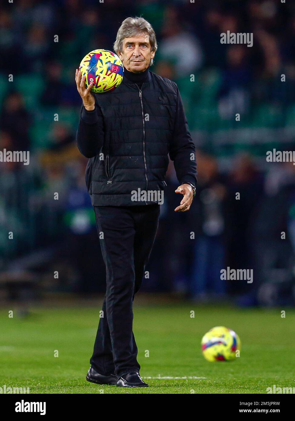 Real Betis head coach Manuel Pellegrini  during the La Liga match between Real Betis and Athletic Club played at Benito Villamarin Stadium on December 29, 2022 in Sevilla, Spain. (Photo by Antonio Pozo / PRESSIN) Stock Photo