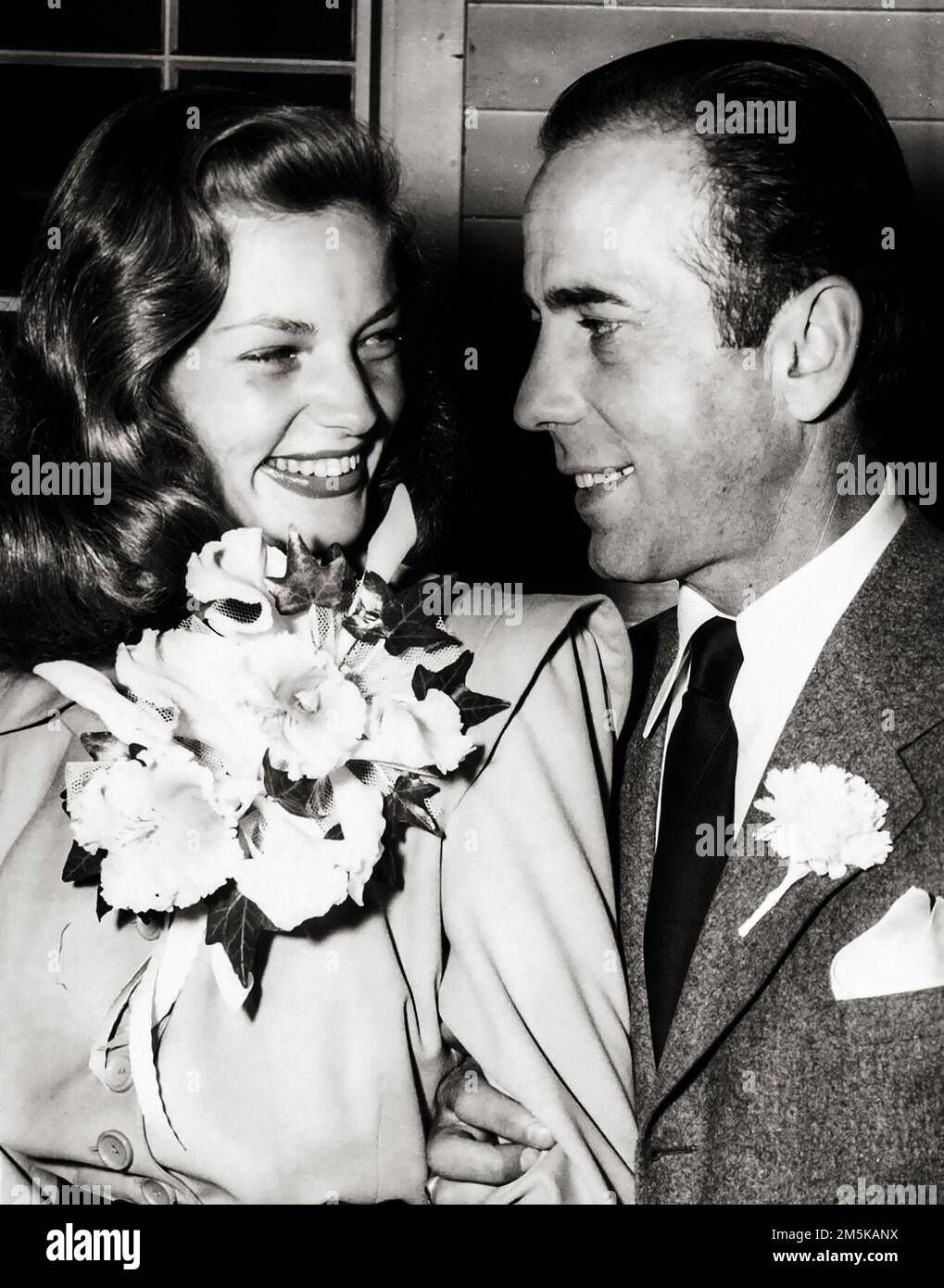 Humphrey Bogart Lauren Bacall Wedding 1945 Stock Photo Alamy