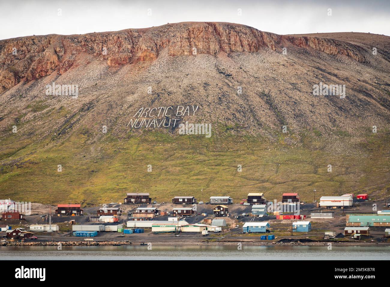 Hamlet of Arctic Bay on the shore of Baffin Island off Admiralty Inlet in Nunavut northern Canada Stock Photo Alamy