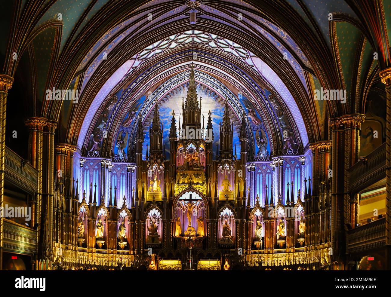 notre-dame-basilica-of-montreal-inside-the-catholic-church-ancient