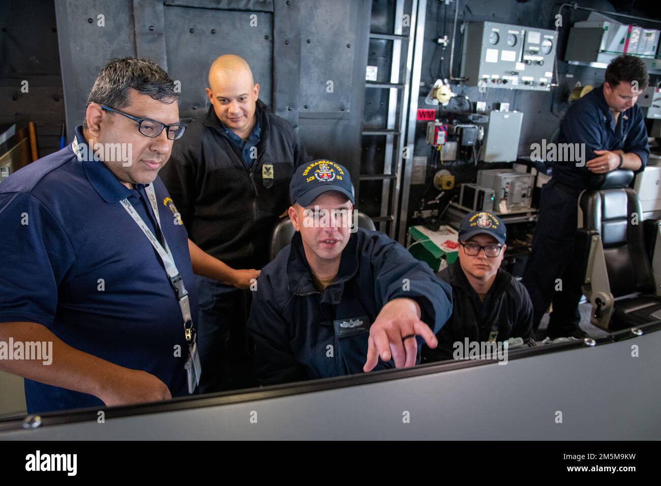 Combat information center cic hi-res stock photography and images 
