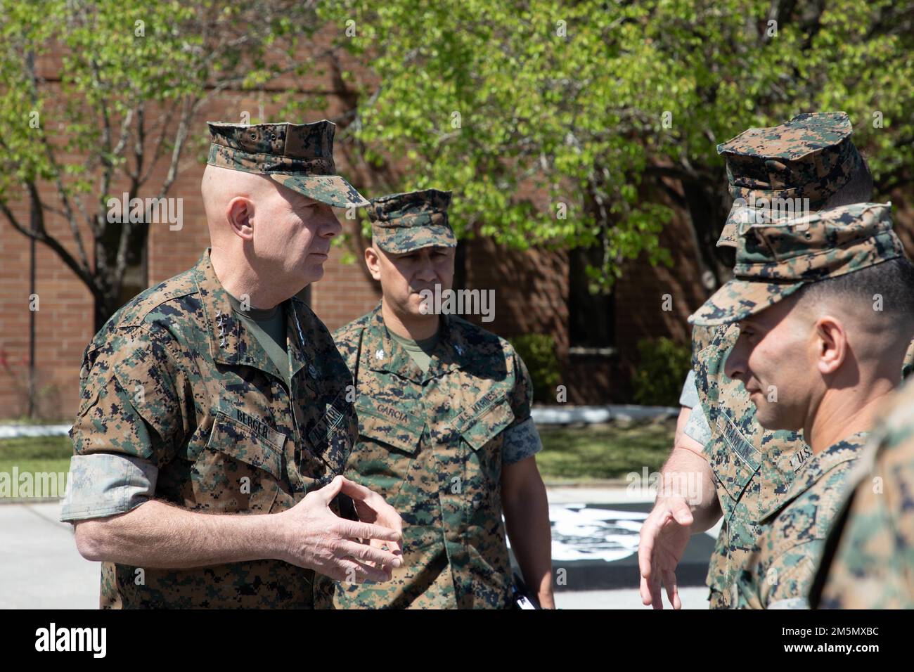 U.S. Marine Corps Gen. David H. Berger, Commandant of the Marine Corps, meets with Logistics Operations School Instructors at Camp Johnson, N.C., March 28, 2022. General Berger visited Camp Johnson to observe post Hurricane Florence recovery efforts and a general overview of Marine Corps Combat Service Support Schools’ training. Stock Photo