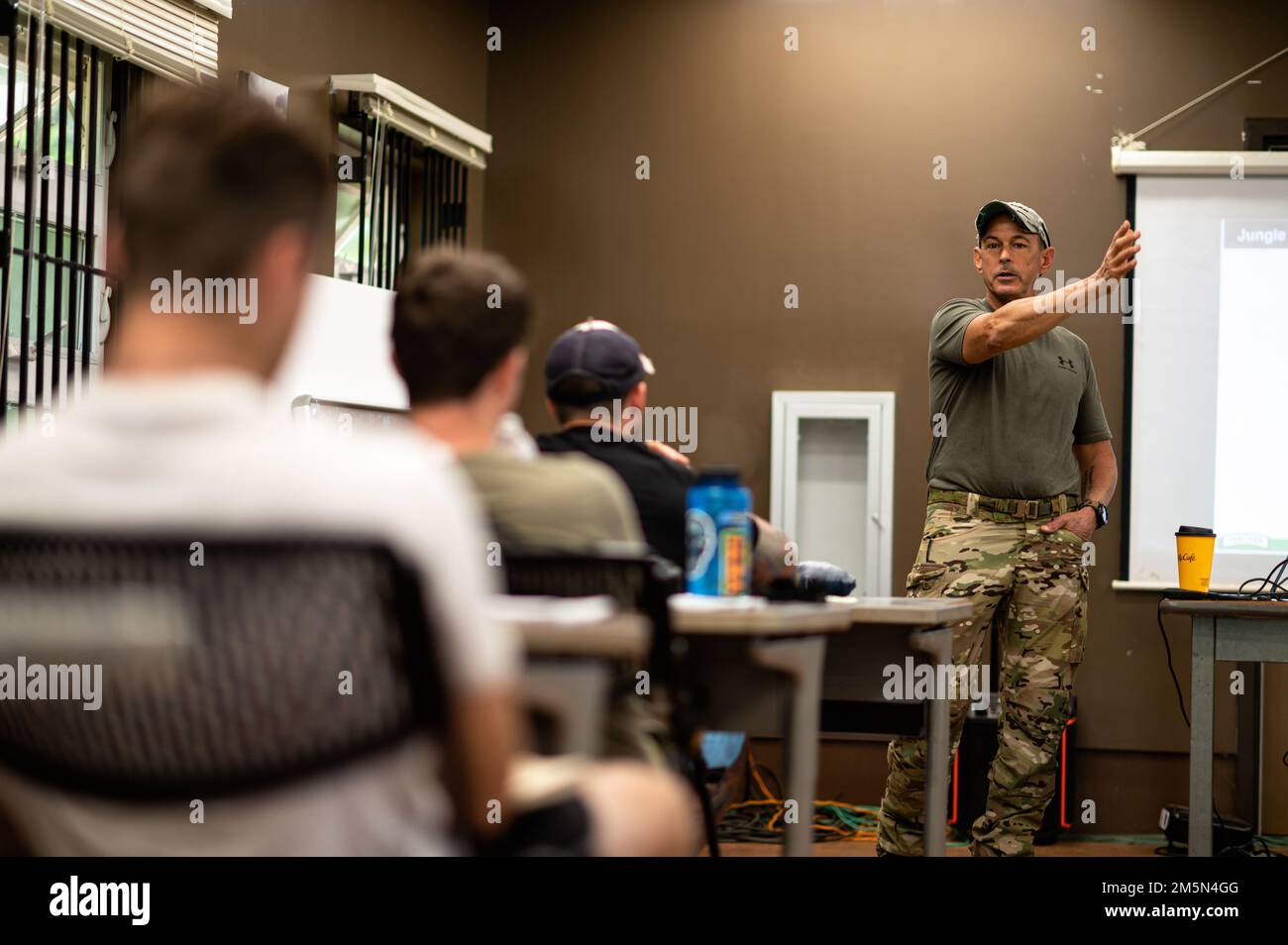 Pete Kerr, Tactical Tracking Operations School president, right