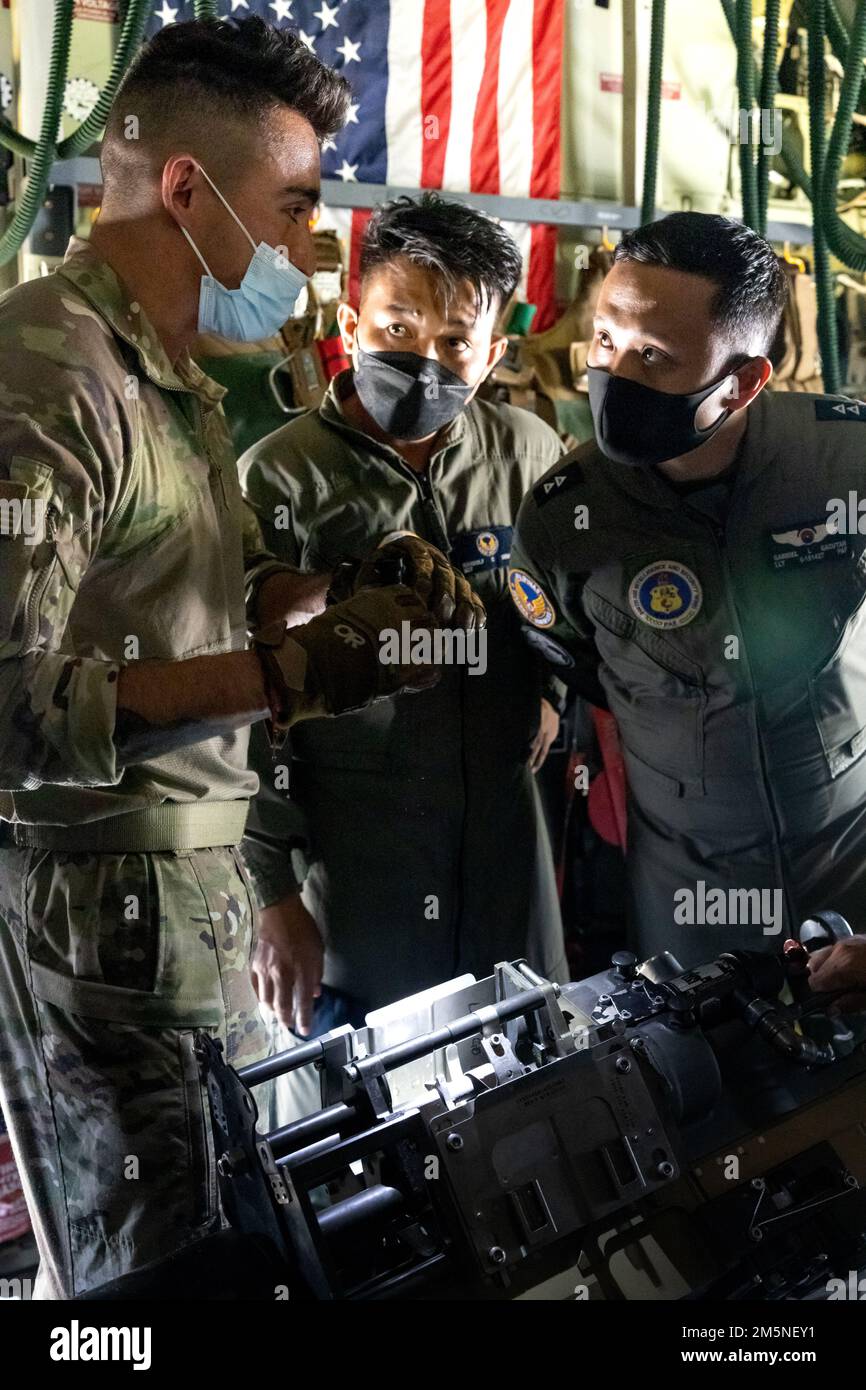 A U.S. Airmen with the 1st Special Operations Wing discusses the AC130J Ghostrider’s