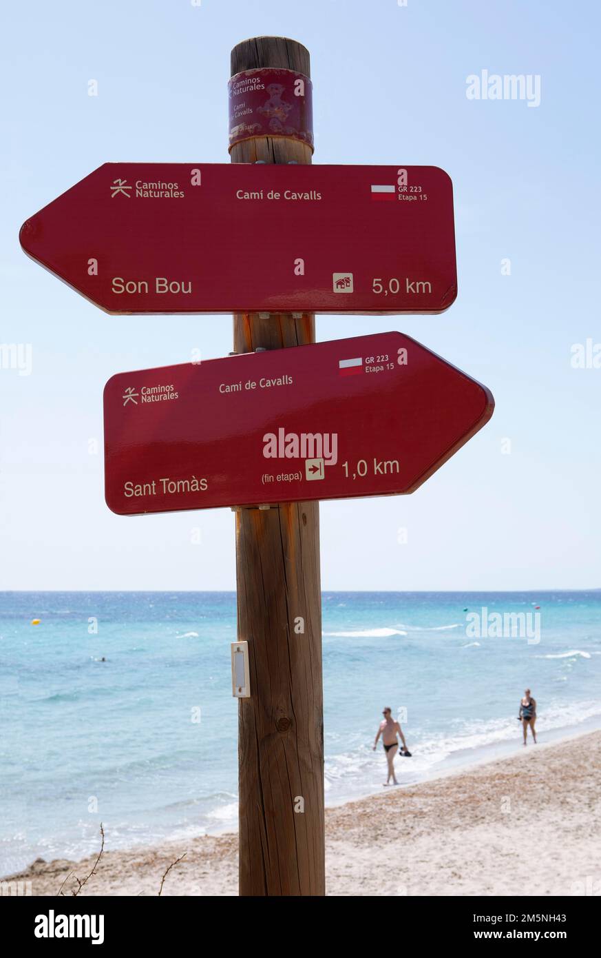 Signpost to Cami de Cavalls, Platja de Sant Tomas, Sant Tomas, Es Migjorn Gran, Menorca Stock Photo