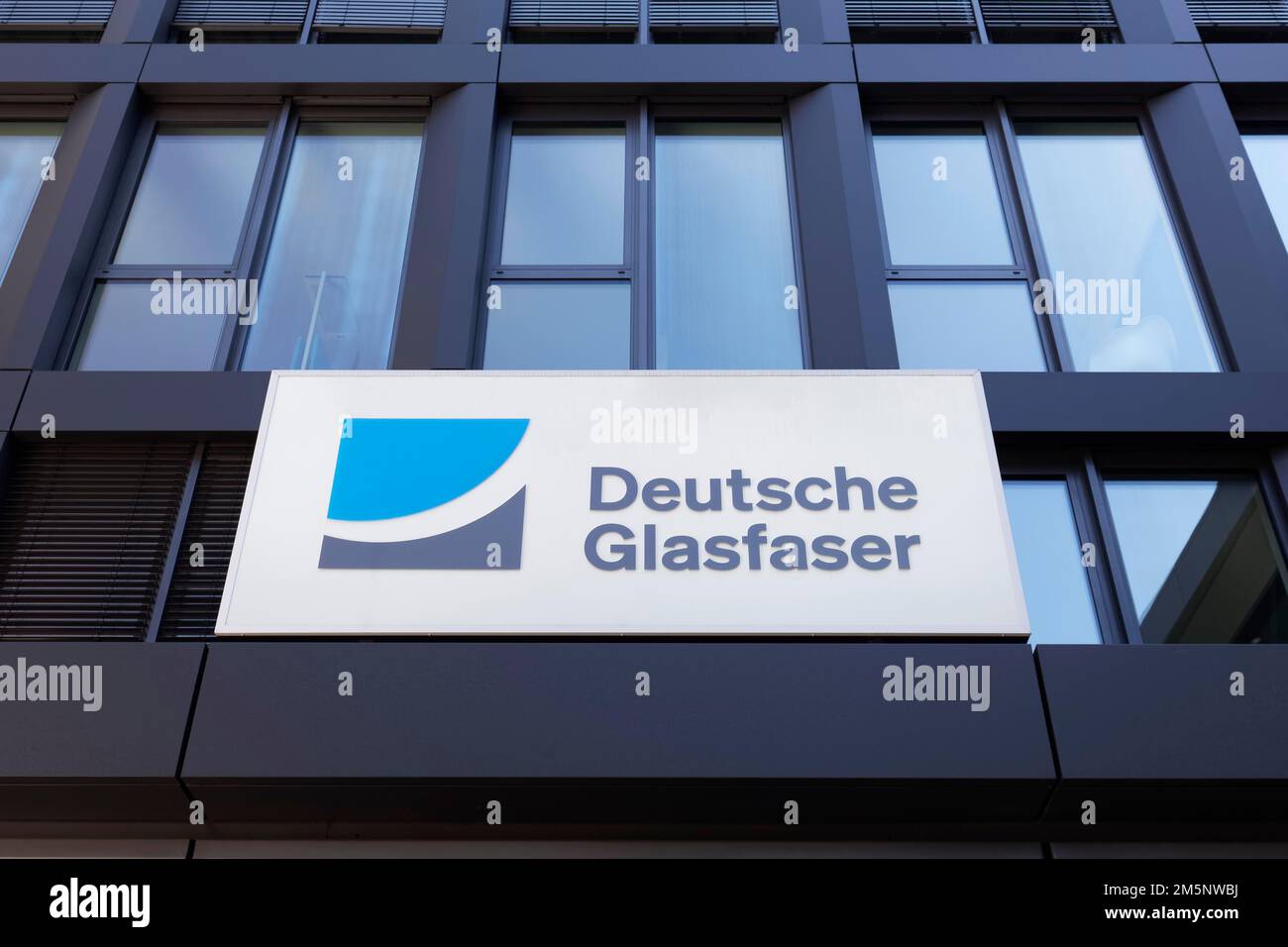 Deutsche Glasfaser Holding GmbH, logo on building,