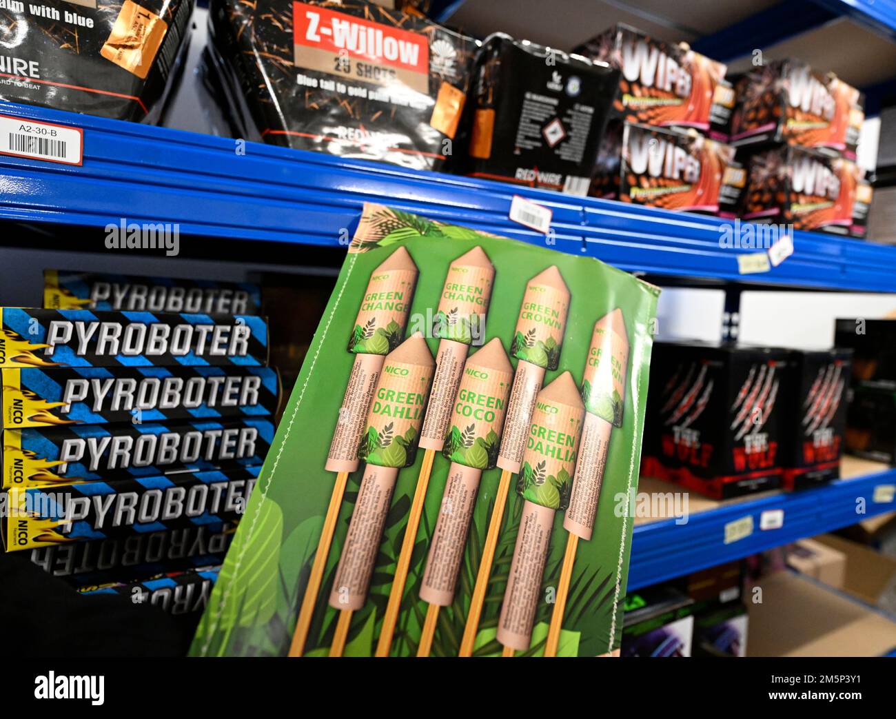 Stock quantities hi-res stock photography and images - Alamy