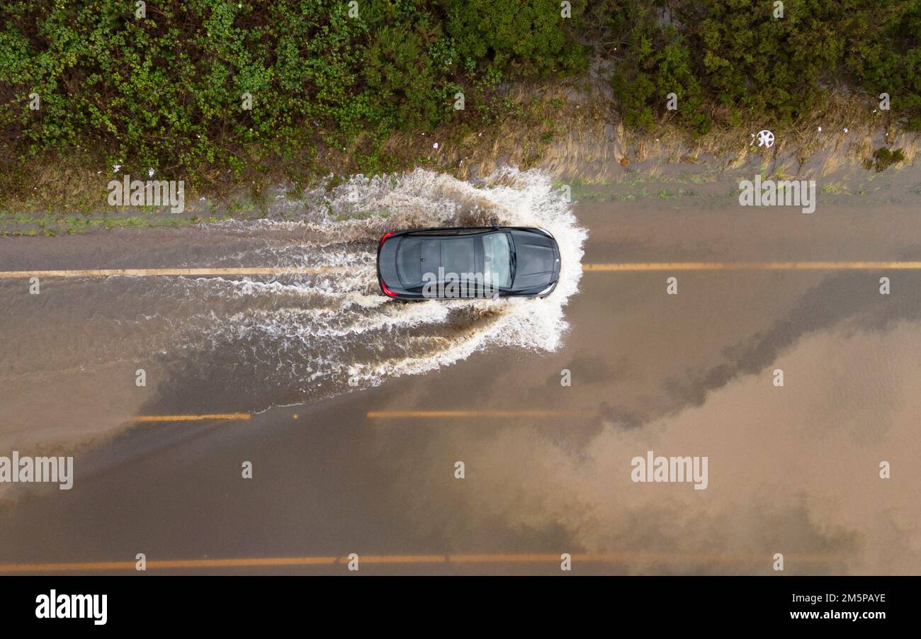 Alva, Scotland, UK. 30th December 2022. Road closure at Alva due to flooding.The B9140, King O’Muirs Road in Alva was closed due to flooding. Despite the closure vehicles were being driven through the flood waters. Iain Masterton/Alamy Live News Stock Photo