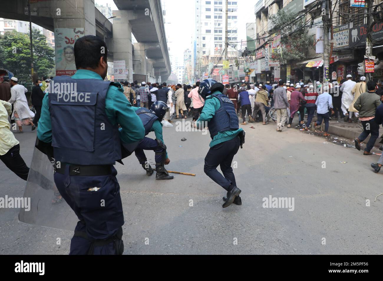Dhaka, Bangladesh - December 30, 2022: Bangladesh Jamaat-e-Islami clashed with the police during a mass rally demanding the caretaker government at Ma Stock Photo