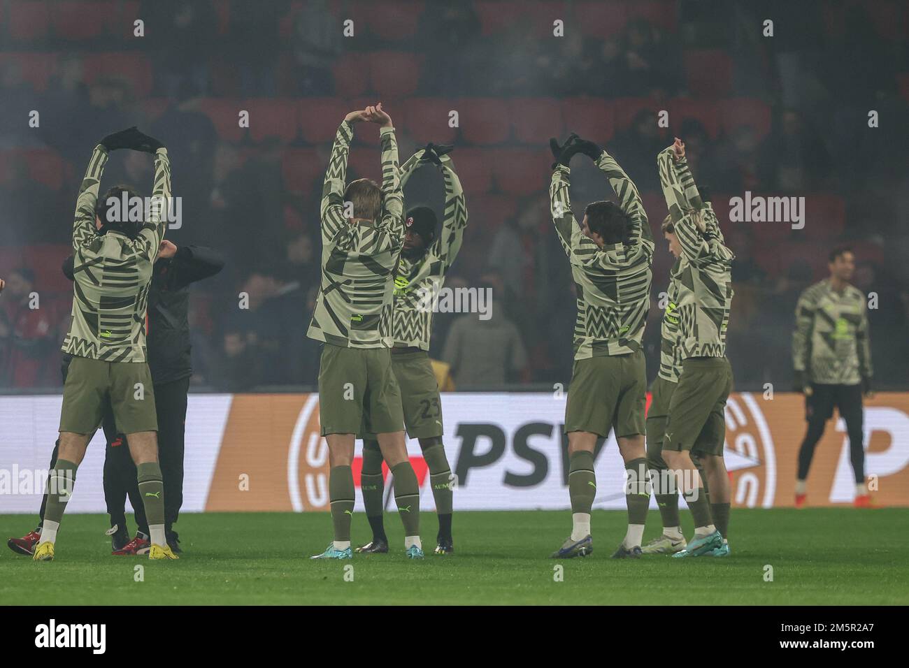 EINDHOVEN, 30-12-2022, Philips Stadium, season 2022 / 2023 friendly match,  players AC Milan during the warming up before the match PSV - Milan  (friendly) (Photo by Pro Shots/Sipa USA) Credit: Sipa US/Alamy