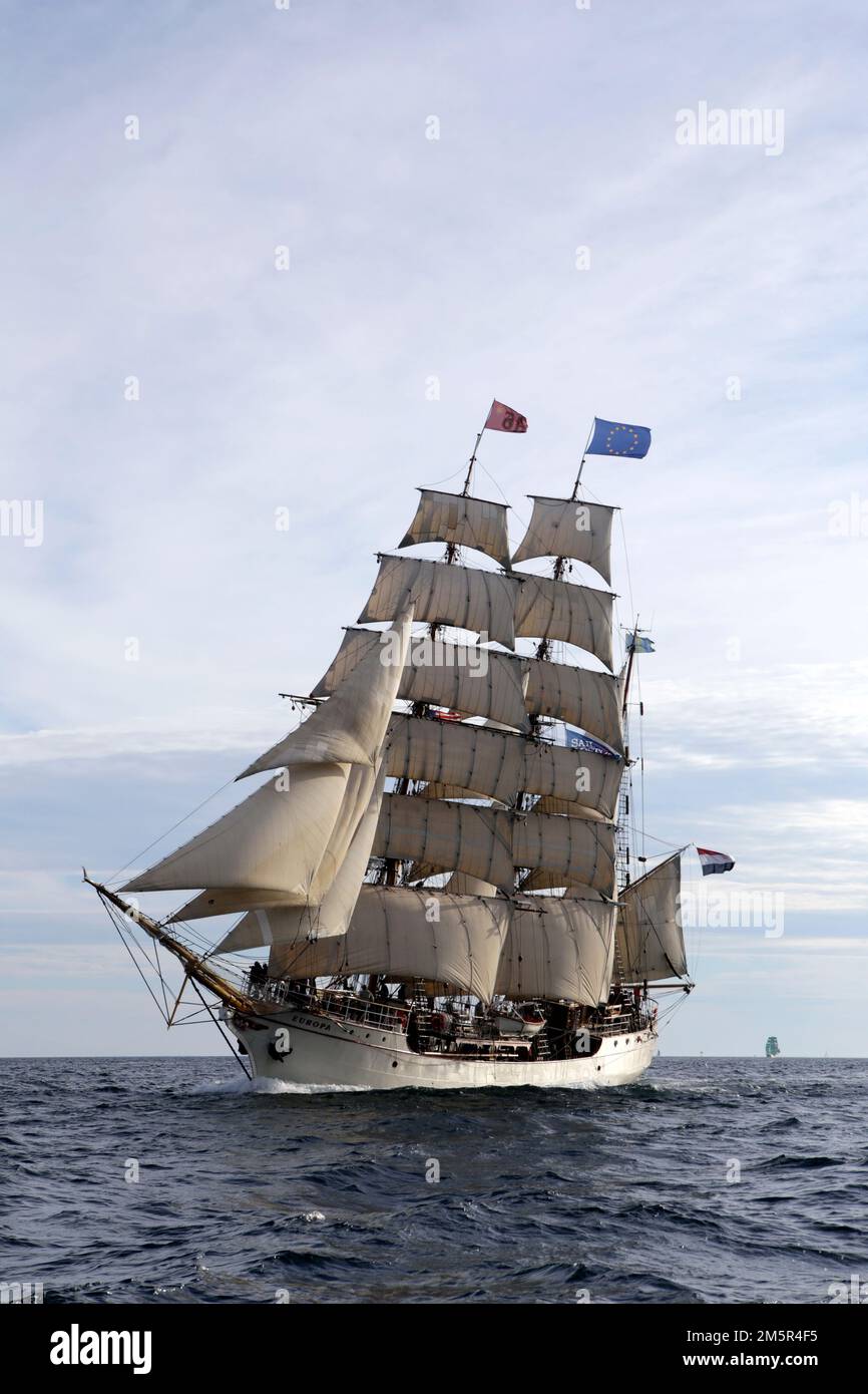 Dutch barque Europa, Sail Boston race start, 2017 Stock Photo - Alamy
