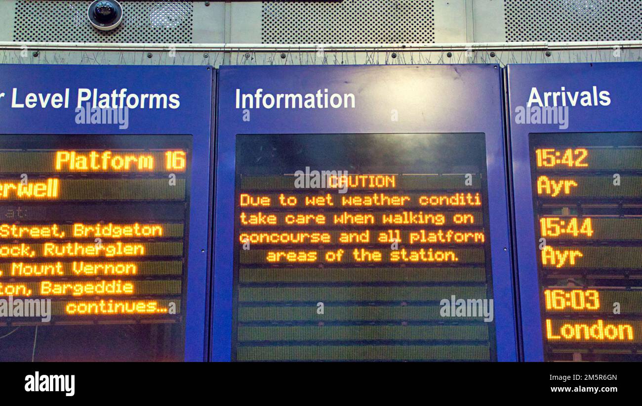 Glasgow, Scotland, UK 30th December, 2022. UK Weather: Rain affects