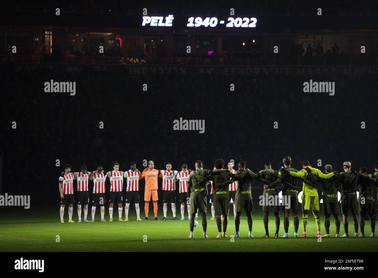 EINDHOVEN A minute's silence for Pele during the friendly game PSV against AC Milan in the Philips stadium. ANP OLAF KRAAK Stock Photo