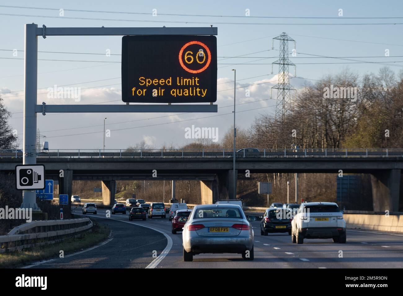 Speed limit 60 on motorway for air quality sign - UK Stock Photo - Alamy