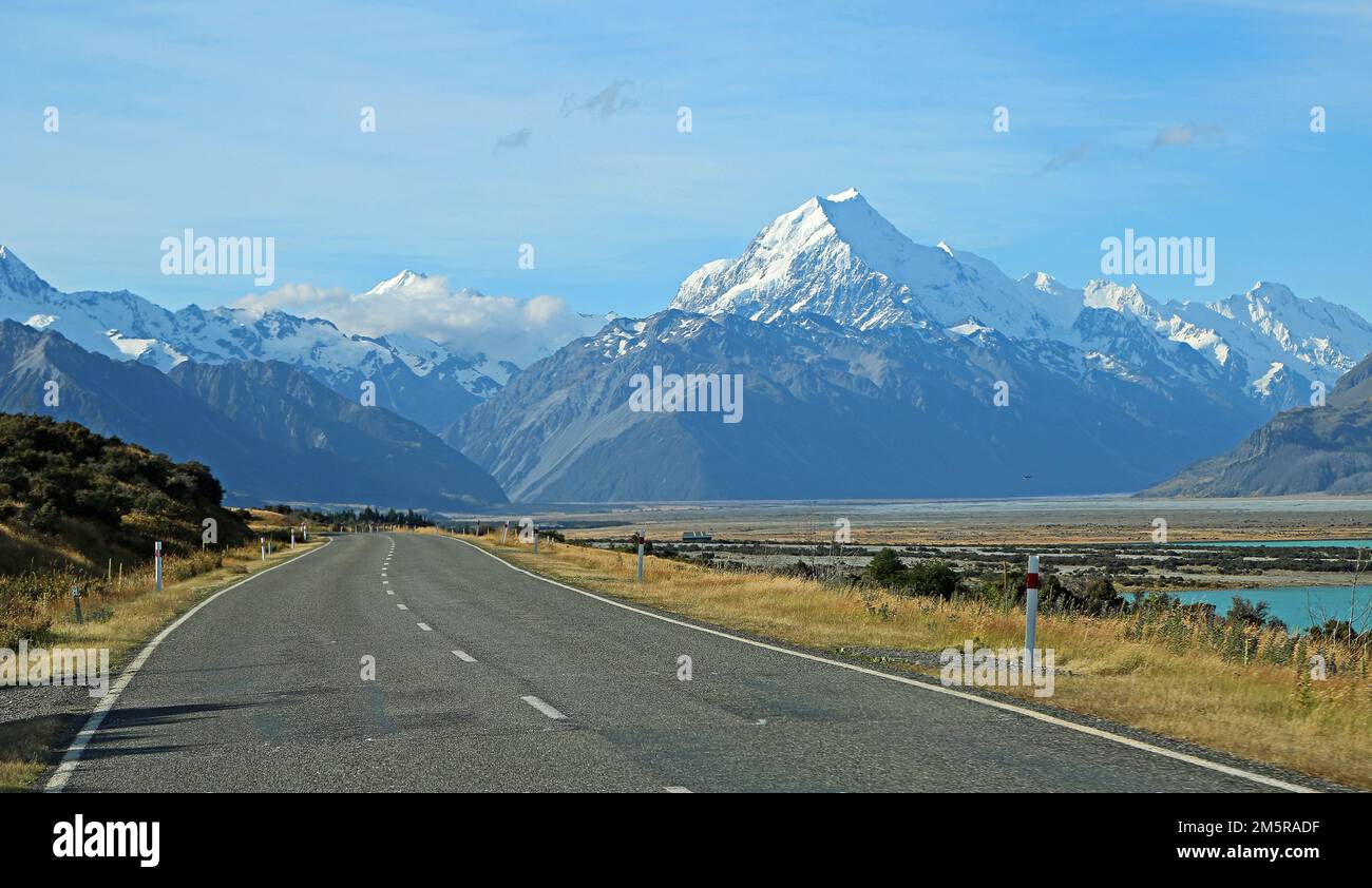 Road in Tasman Valley Mt Cook, Aoraki New Zealand Stock Photo Alamy
