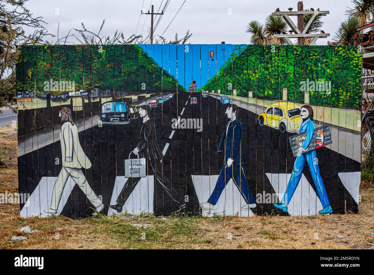 The Beatles crossing Abbey Road Stock Photo Alamy
