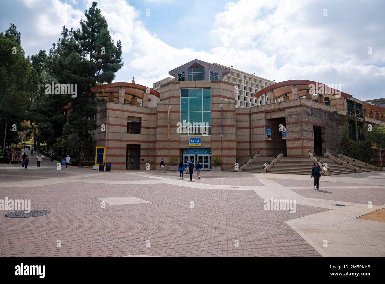 Exterior of University of California with students in campus Stock Photo