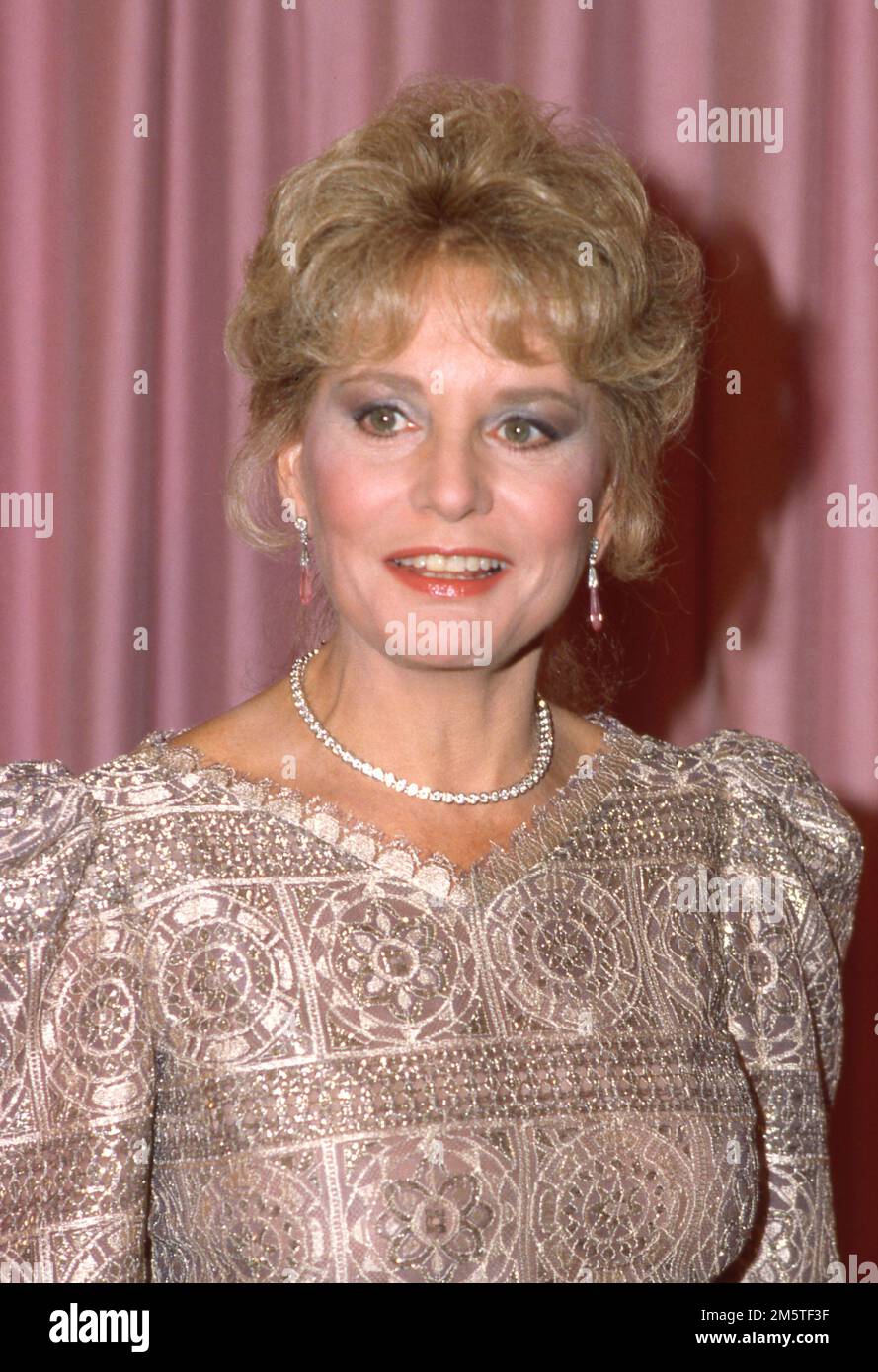 **FILE PHOTO** Barbara Walters Has Passed Away at 93. Barbara Walters ...