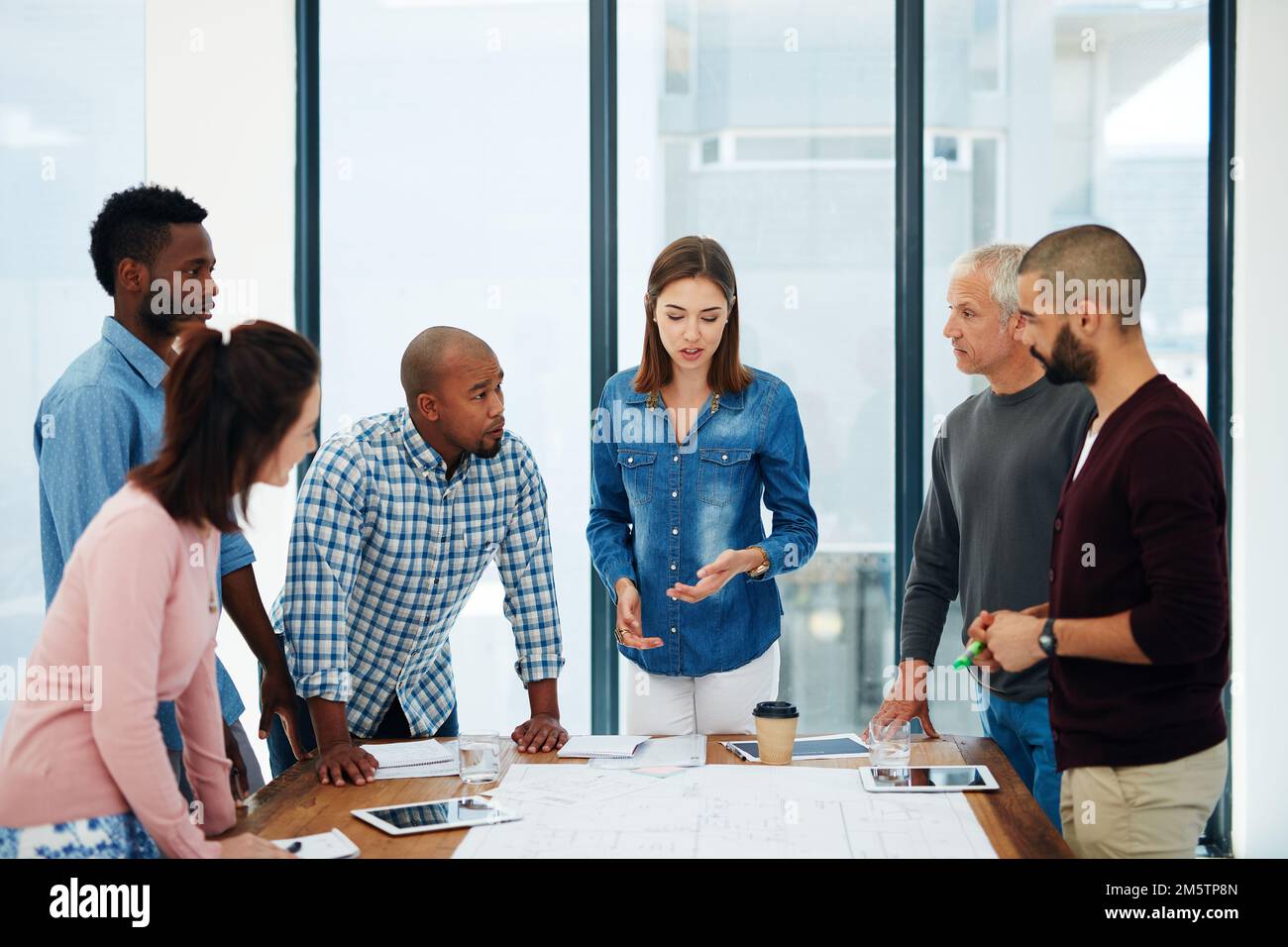 Boardroom people hi-res stock photography and images - Alamy