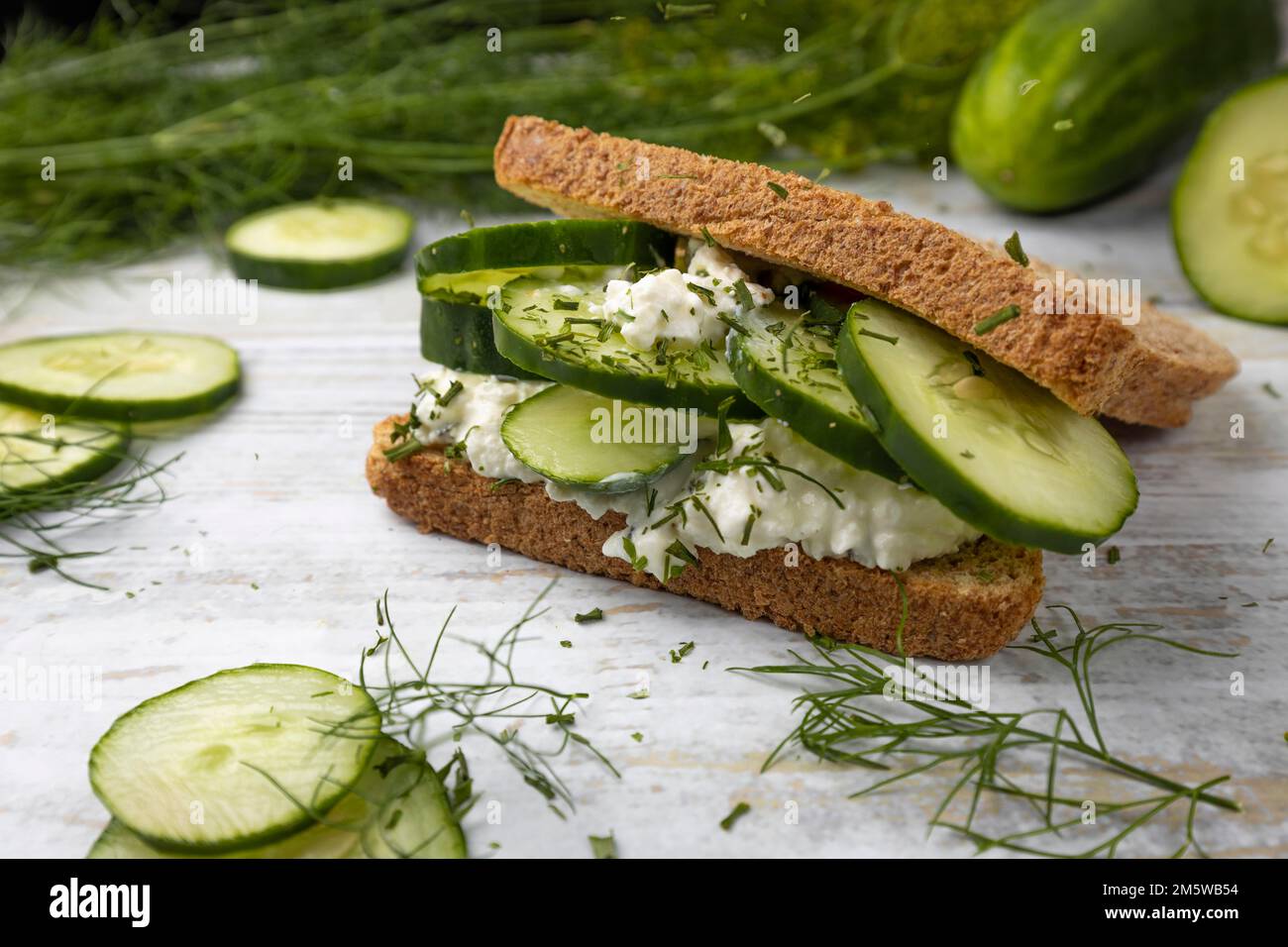 Sandwich, with snake cucumber (Cucumis sativus), dills