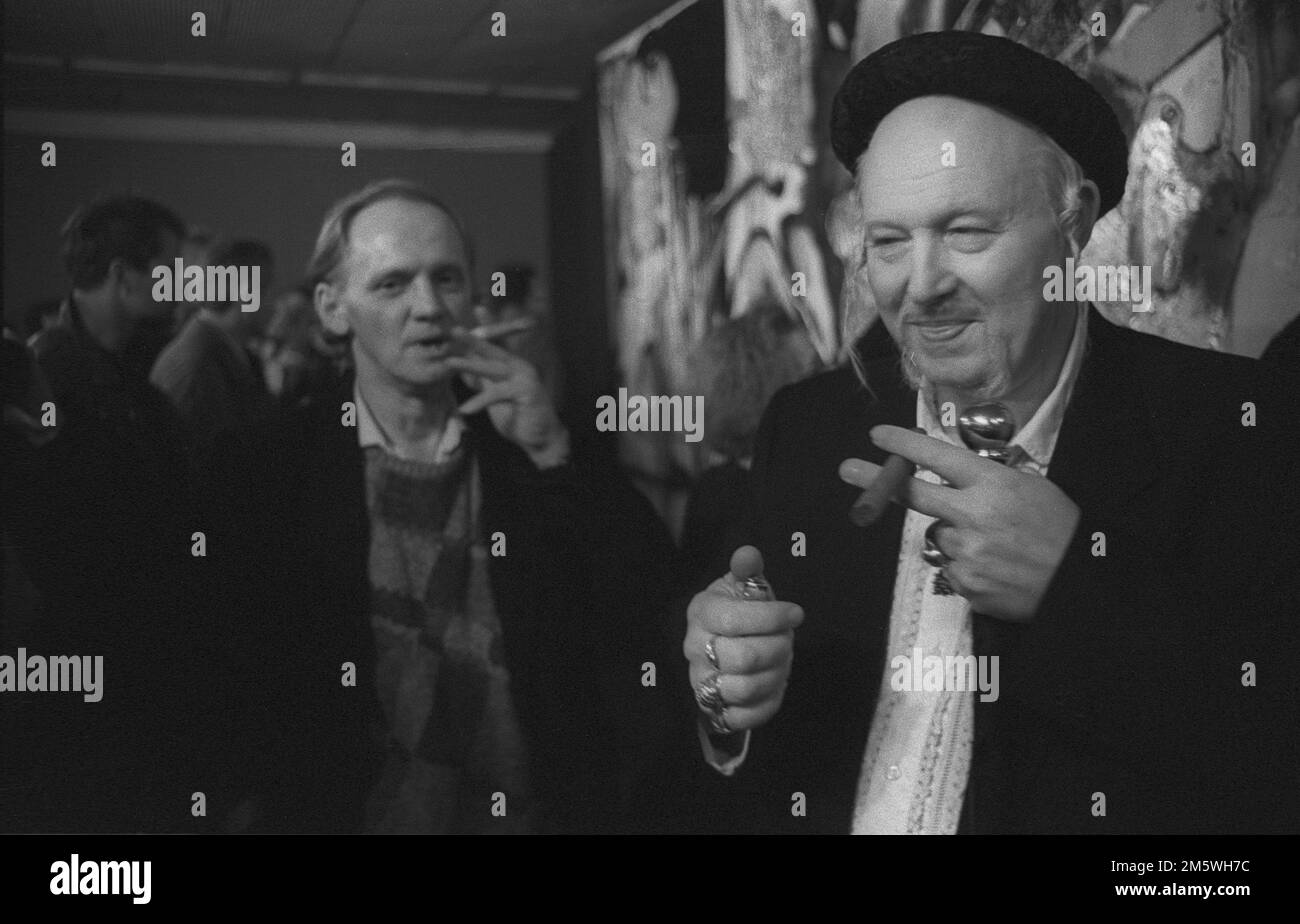 GDR, Berlin, 05. 03. 1990, Wolf Vostell exhibition opening, Galerie an der Weidendammbruecke, Wolf Vostell (right) and the Pankow artist Robert Stock Photo