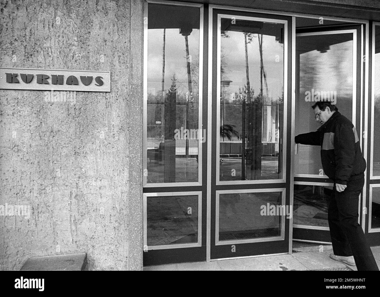 Hotel resort employee Black and White Stock Photos &amp; Images - Alamy
