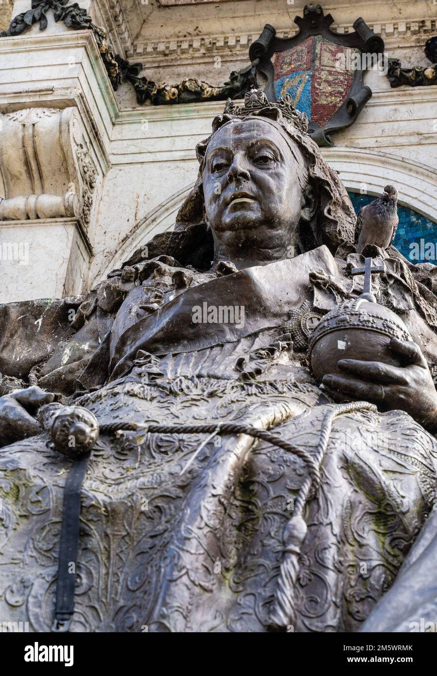 queen victoria statue Stock Photo Alamy