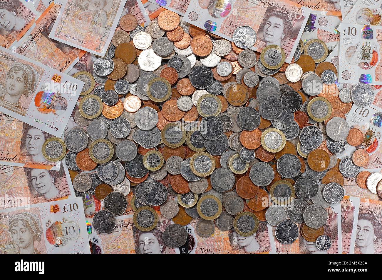 Pile of change hi-res stock photography and images - Alamy