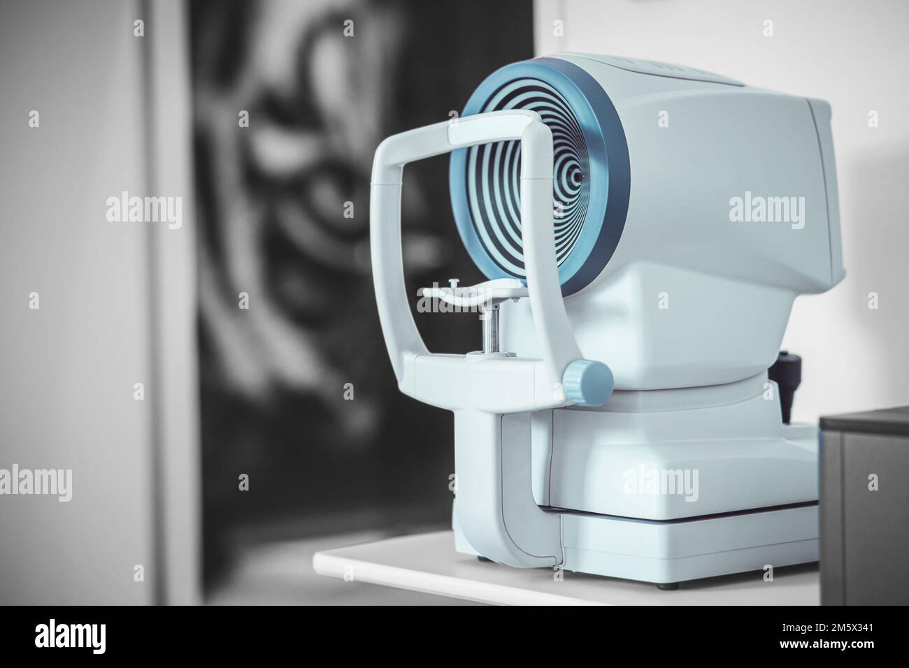 Optical biometer and full corneal topographer. measures axial length, corneal topography, pupillometry, corneal diameter and anterior chamber depth. Stock Photo