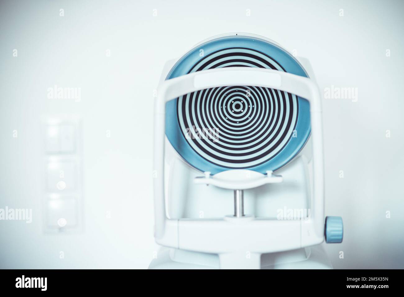 Optical biometer and full corneal topographer. measures axial length, corneal topography, pupillometry, corneal diameter and anterior chamber depth. Stock Photo