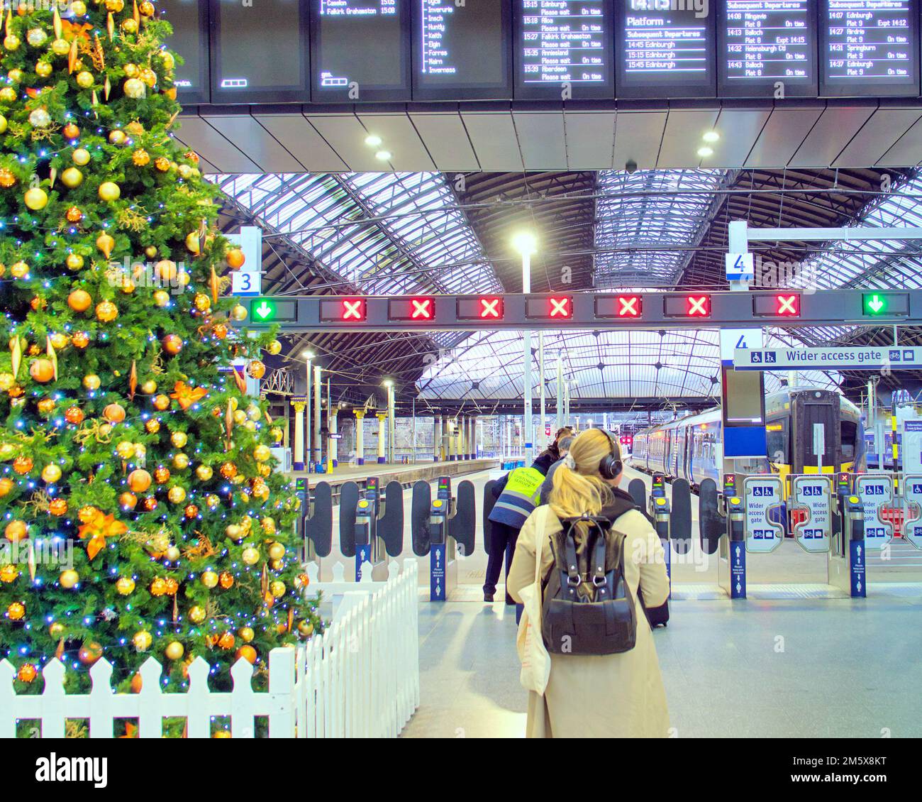 Glasgow, Scotland, UK 31st December, 2022. UK Weather: Weather cancels trains and affects services in queen street station to edinburgh for hogmanay celebrations. Credit Gerard Ferry/Alamy Live News Stock Photo