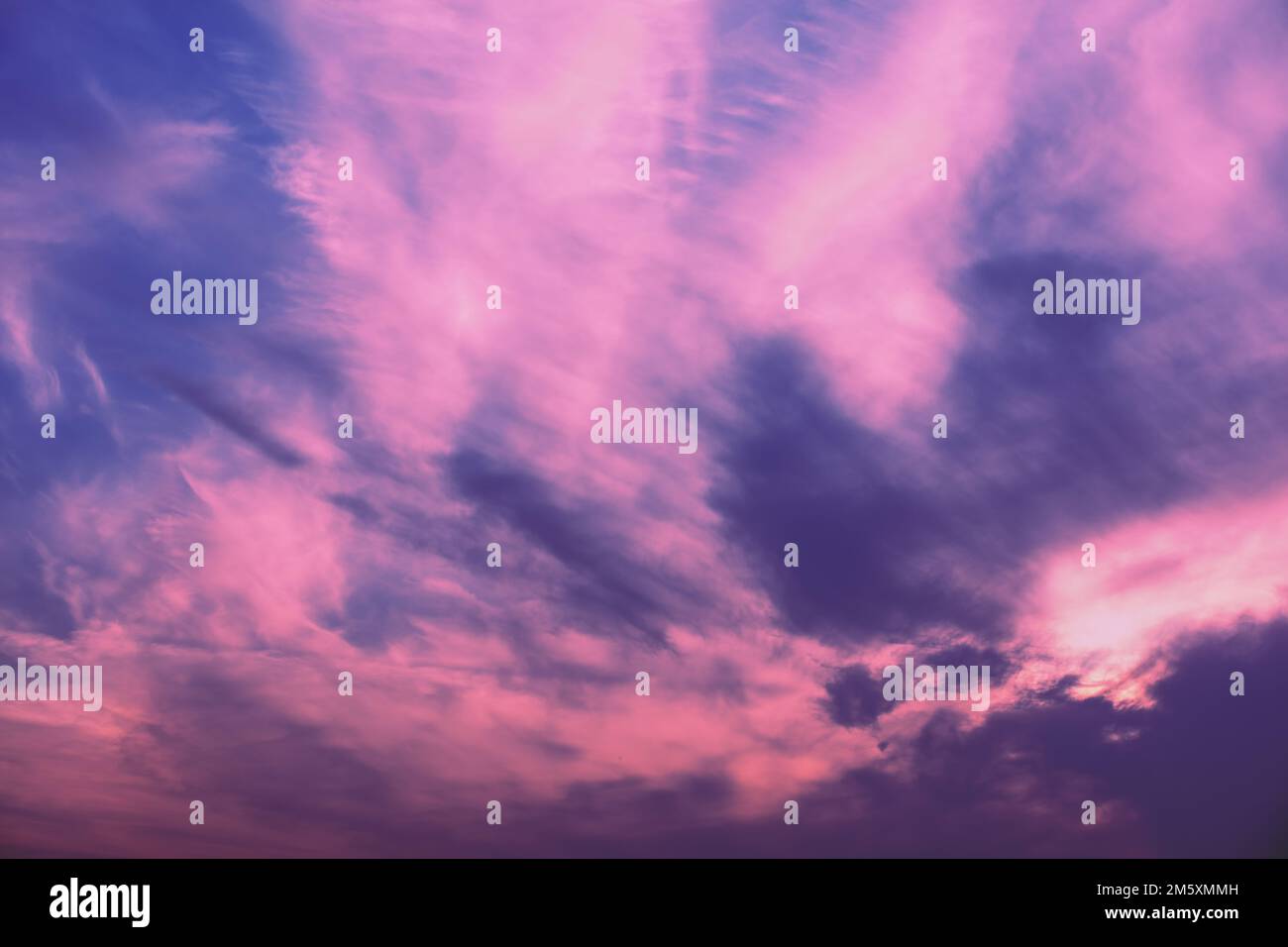 Beautiful pink and purple sky with clouds hi-res stock photography and ...