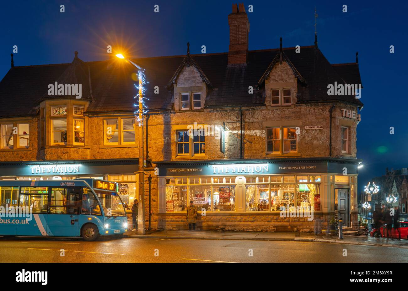 The Station Pub, Conway Road and Station Road, Colwyn Bay, North Wales. Image taken in December 2022. Stock Photo