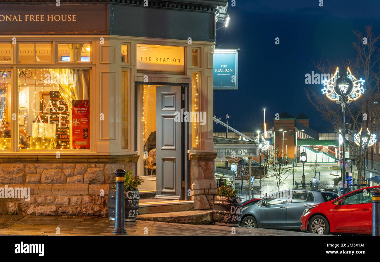 The Station Pub, Conway Road and Station Road, Colwyn Bay, North Wales. Image taken in December 2022. Stock Photo