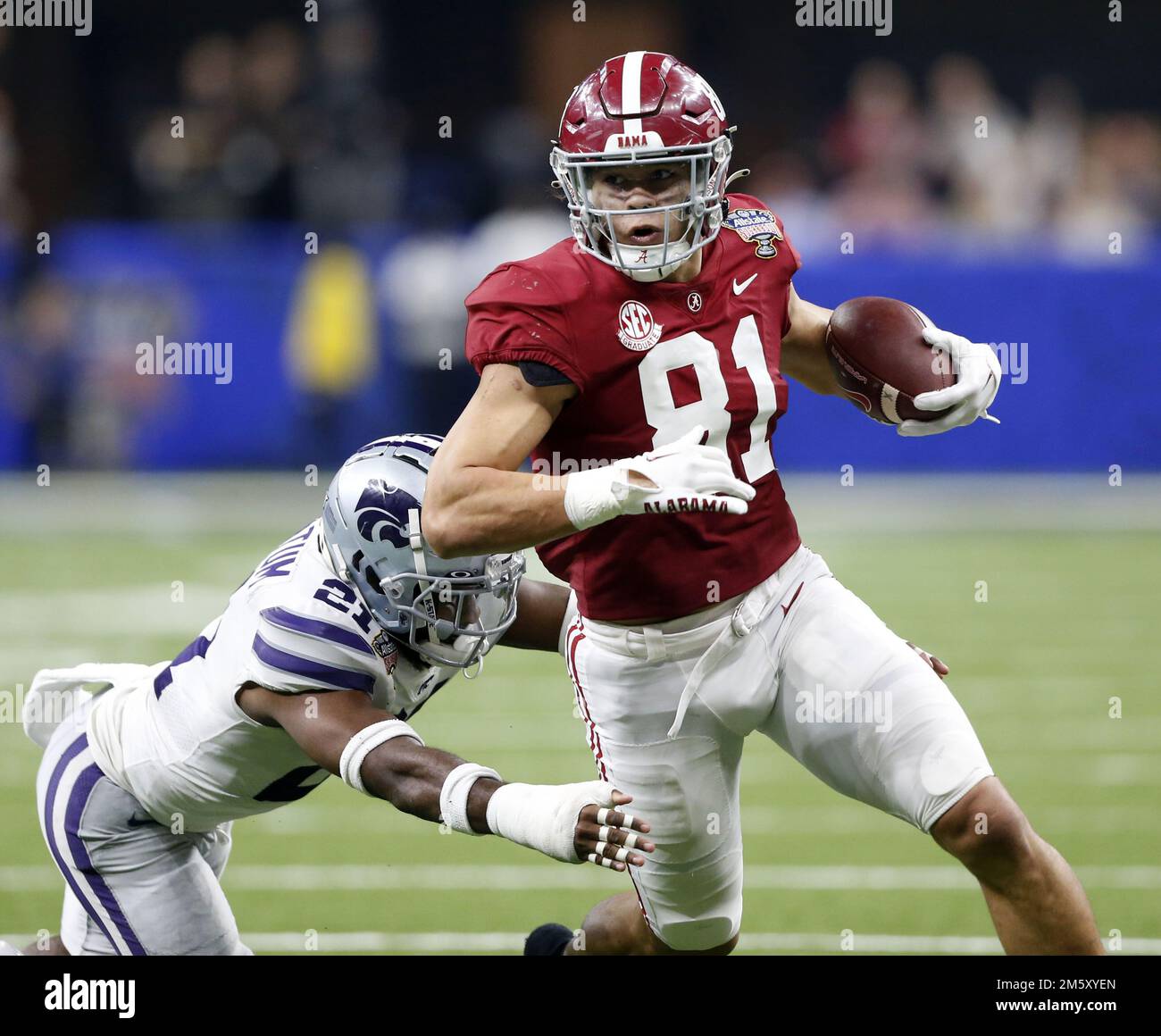 New Orleans, United States. 01st Jan, 2023. Alabama Crimson Tide tight end Cameron Latu (81) escapes from Kansas State Wildcats safety Drake Cheatum (21) during the Sugar Bowl at the Caesars Superdome in New Orleans on Saturday, December 31, 2022. Photo by AJ Sisco/UPI Credit: UPI/Alamy Live News Stock Photo