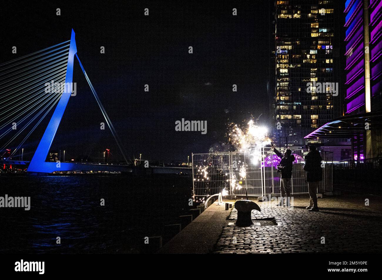 ROTTERDAM - Fireworks enthusiasts set off fireworks at the Erasmus ...