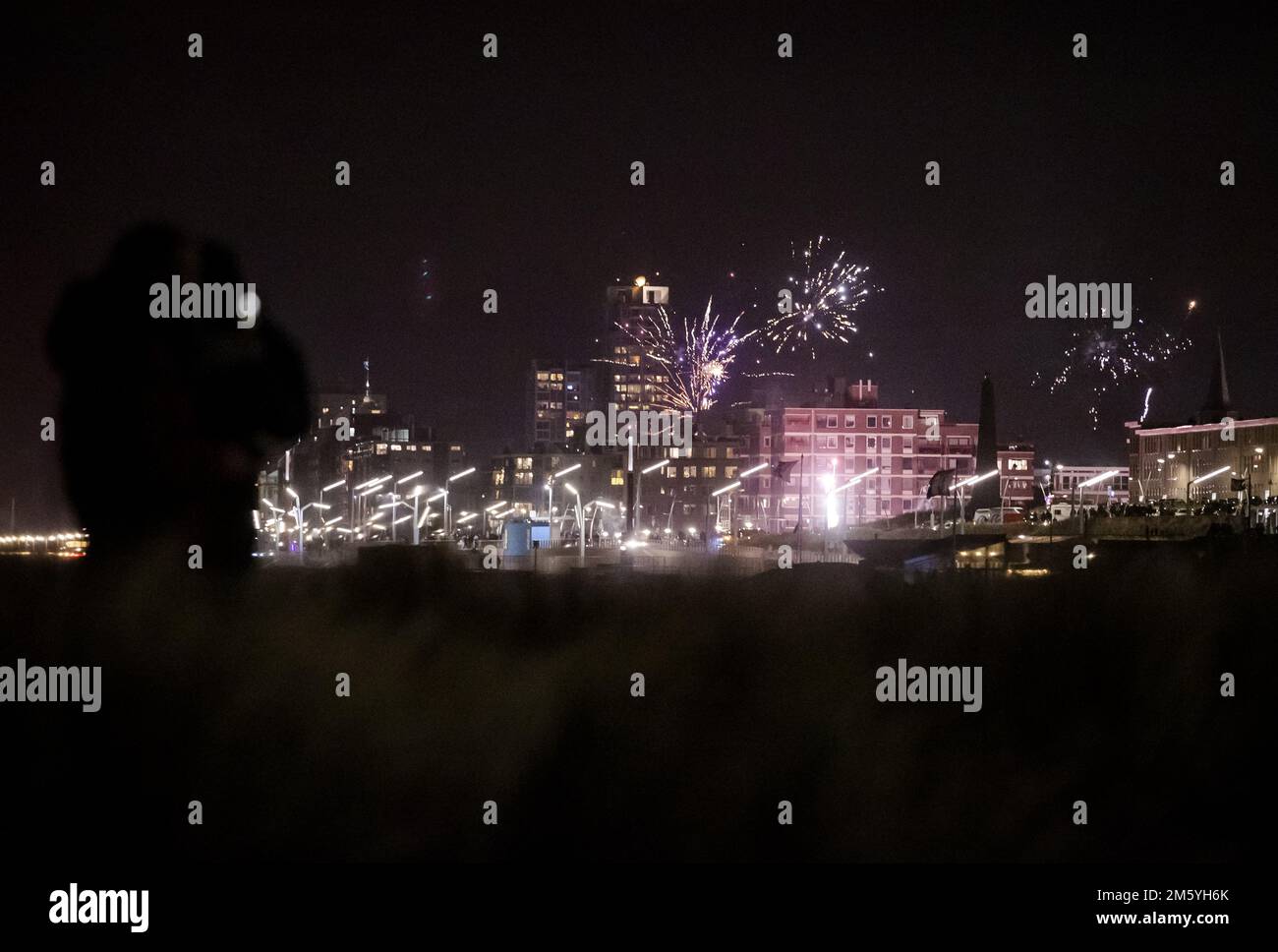 THE HAGUE - Fireworks over Scheveningen during the turn of the year in the Hofstad. ANP SEM VAN DER WAL netherlands out - belgium out Stock Photo
