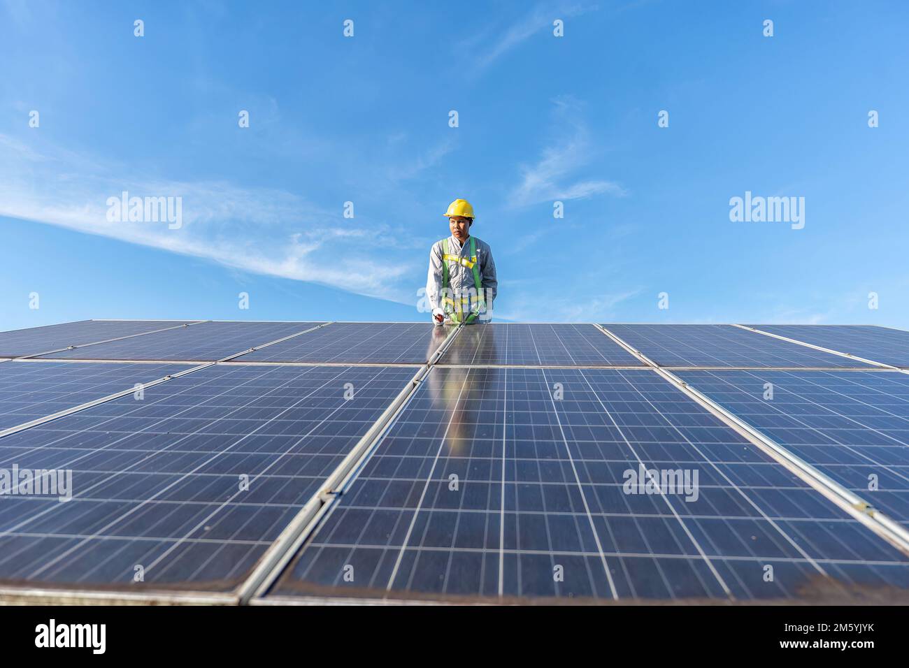 Maintenance engineer inspection Solar panel to keep in good working