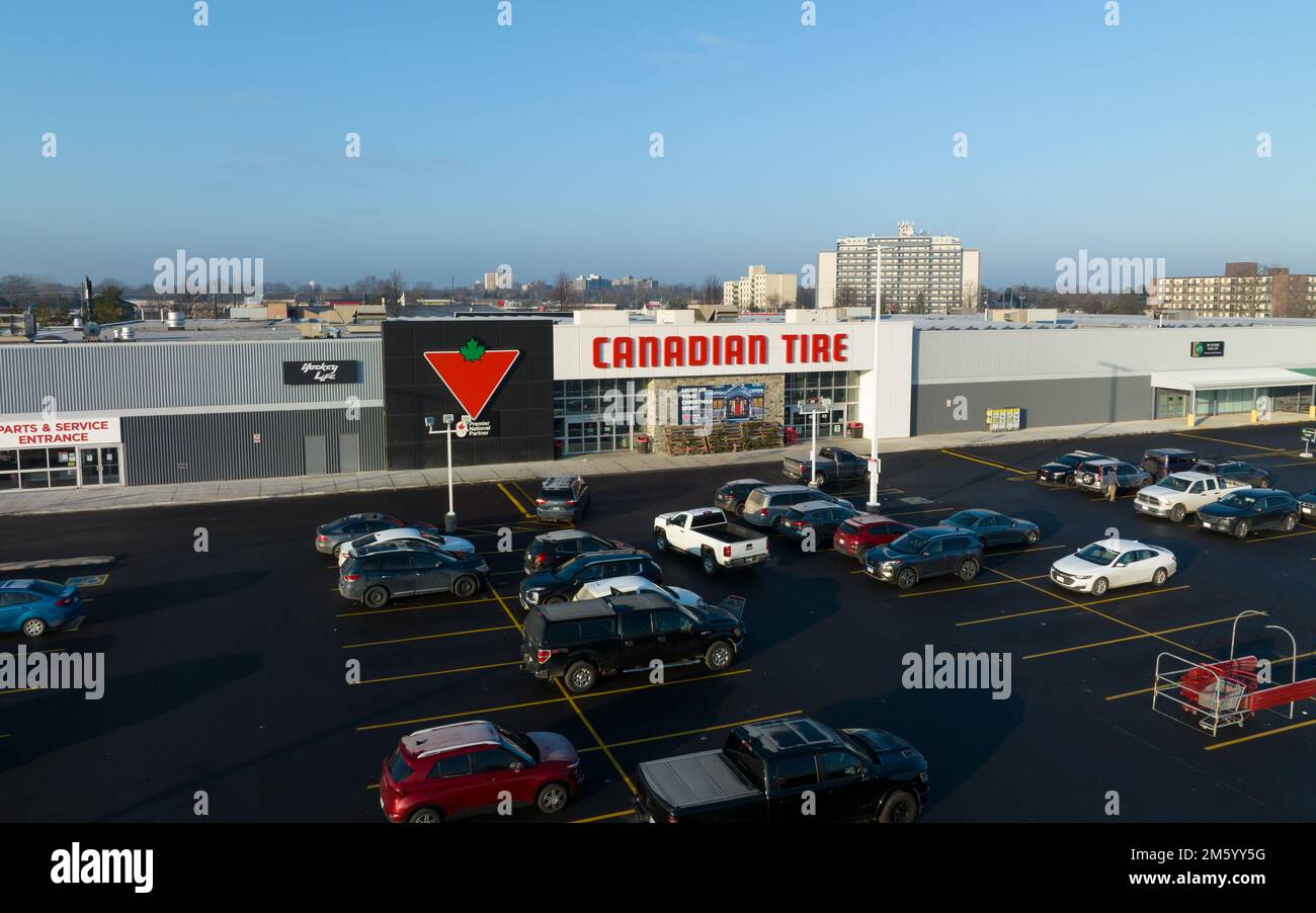 An low aerial photo looking at the front a busy Canadian Tire store on