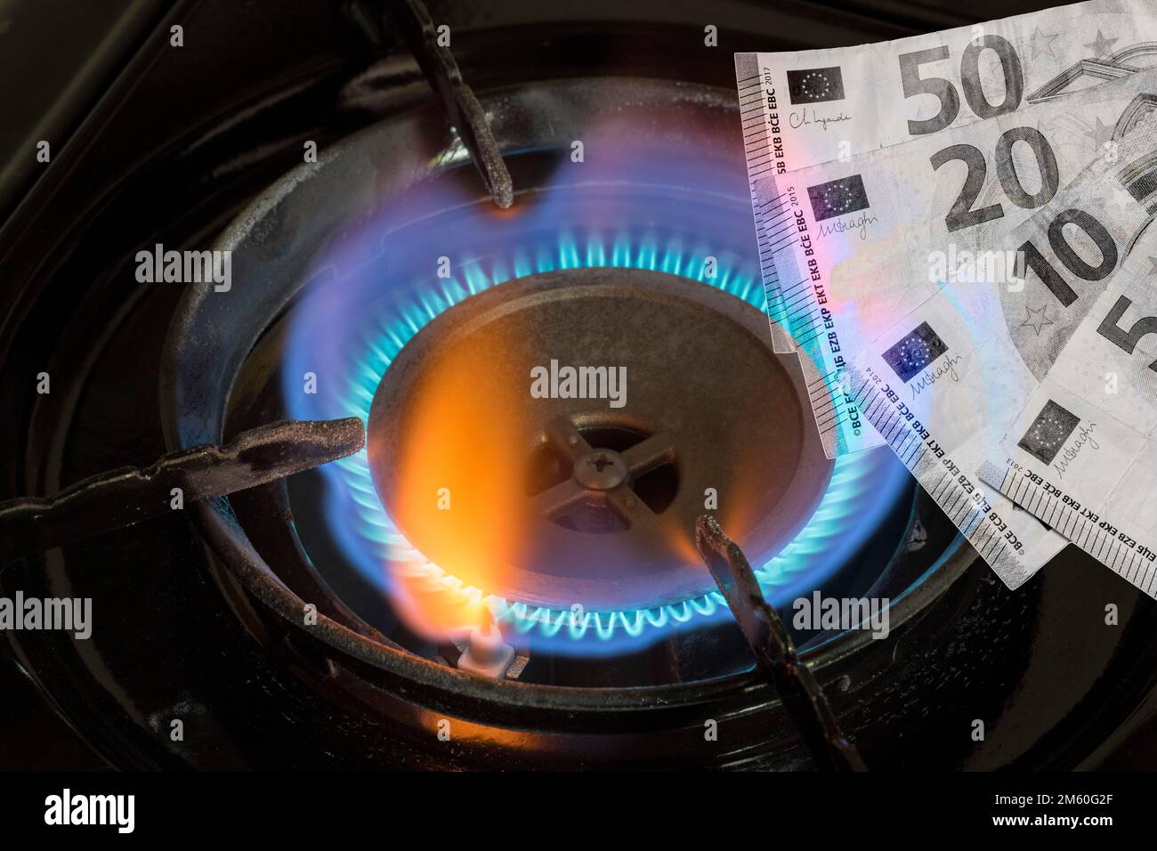 Symbolic image, gas cooker, gas flame, gas price, gas price increase