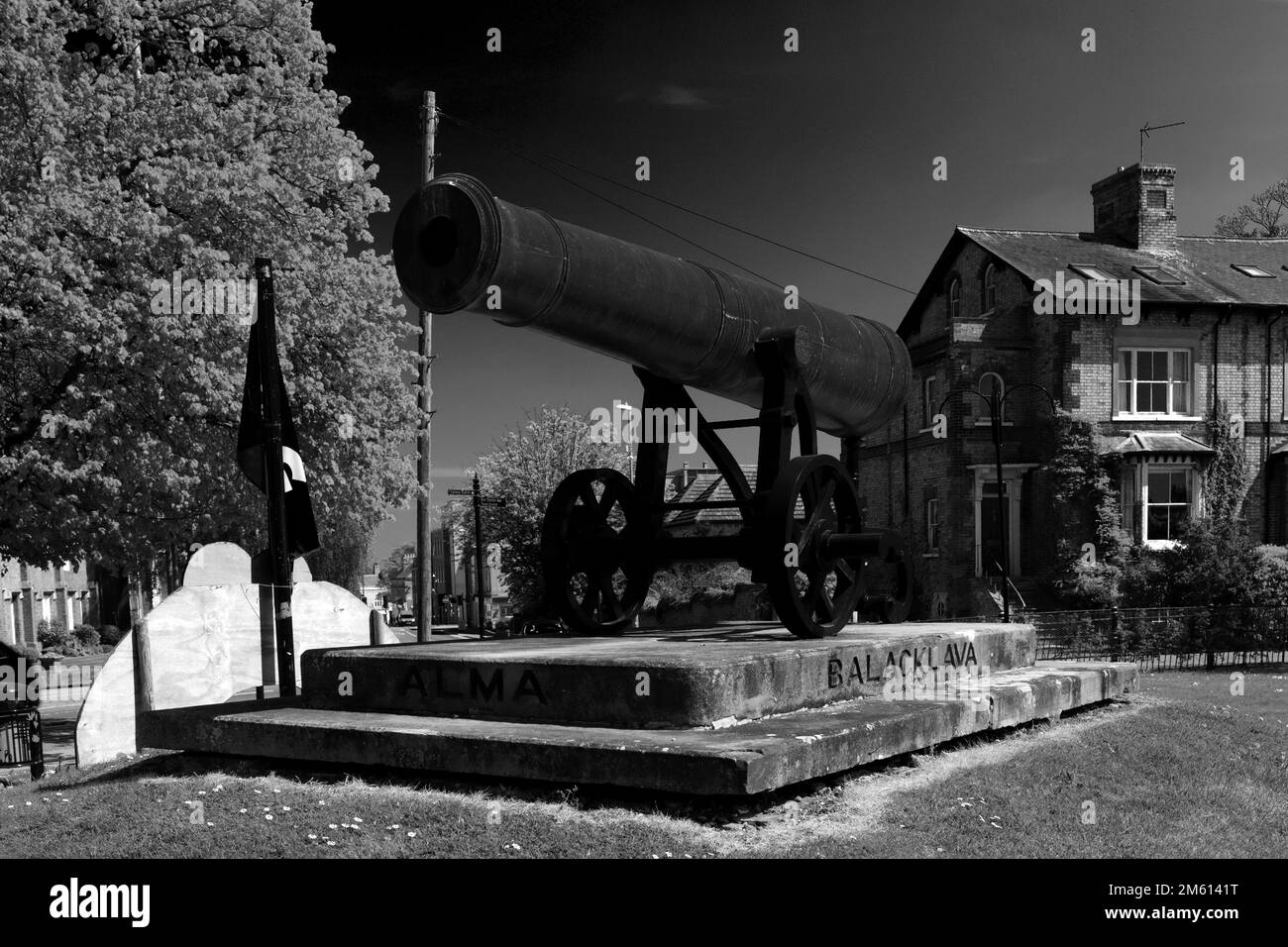 The Sebastopol Cannon, Brampton Road, Huntingdon town, Cambridgeshire