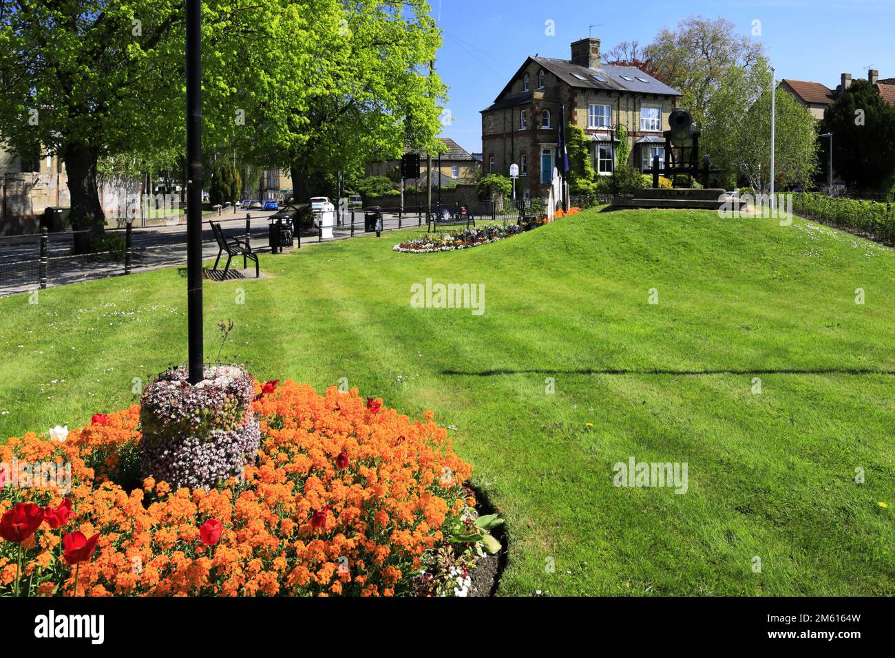 The Sebastopol Cannon, Brampton Road, Huntingdon town, Cambridgeshire
