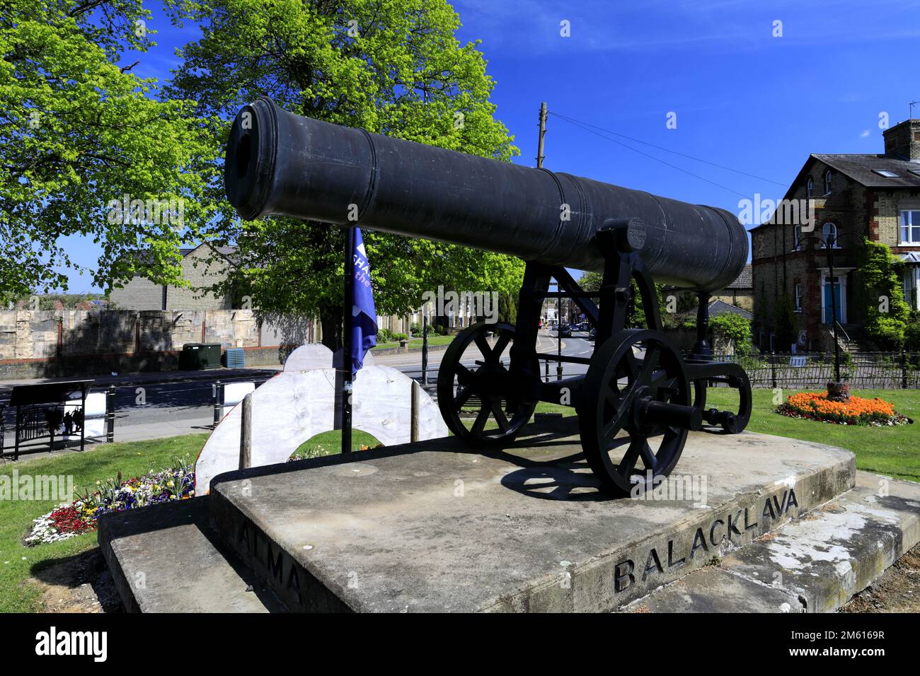 The Sebastopol Cannon, Brampton Road, Huntingdon town, Cambridgeshire