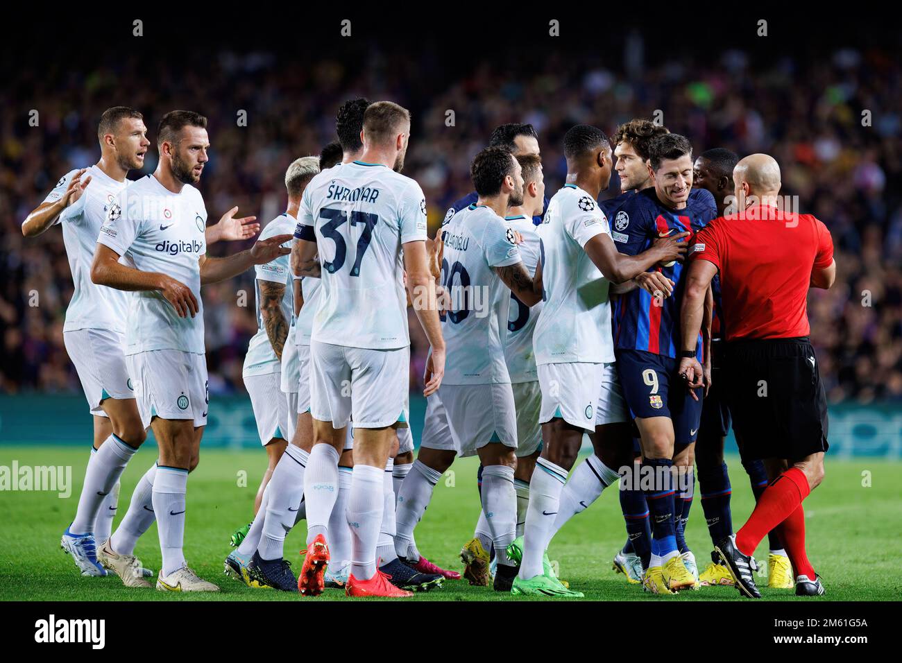 BARCELONA OCT 13 Inter players argue with the referee during the