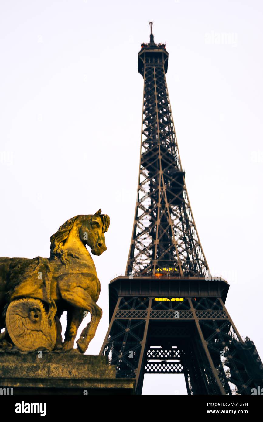 Horse statue paris hires stock photography and images Alamy