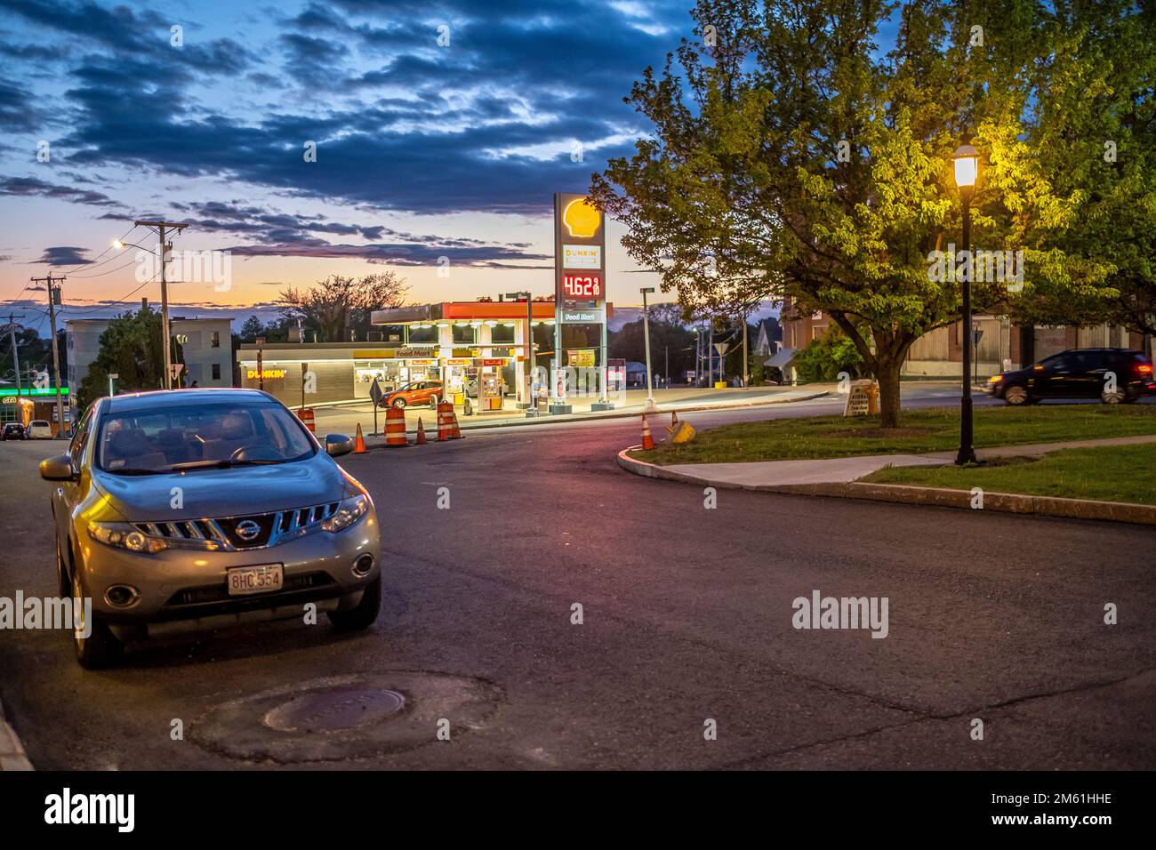 Street in downtown Gardner, Massachusetts at night Stock Photo Alamy
