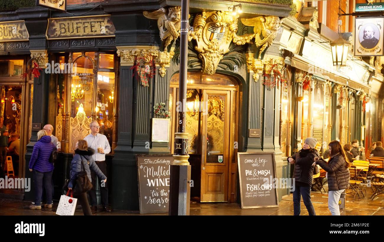 Typical British Pub in London - LONDON, UK - DECEMBER 20, 2022 Stock ...
