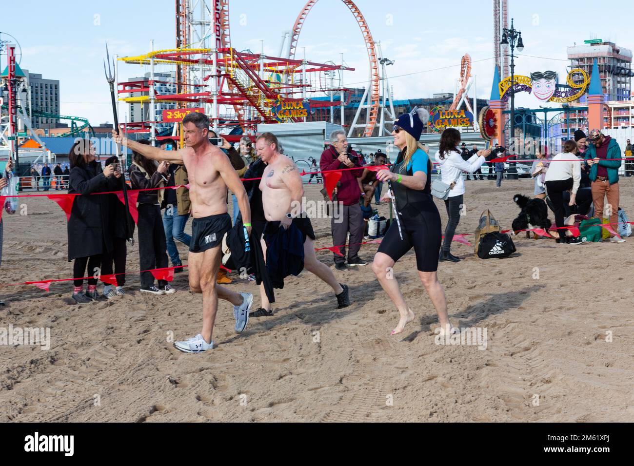 Man on polar bear hi-res stock photography and images - Page 3 - Alamy