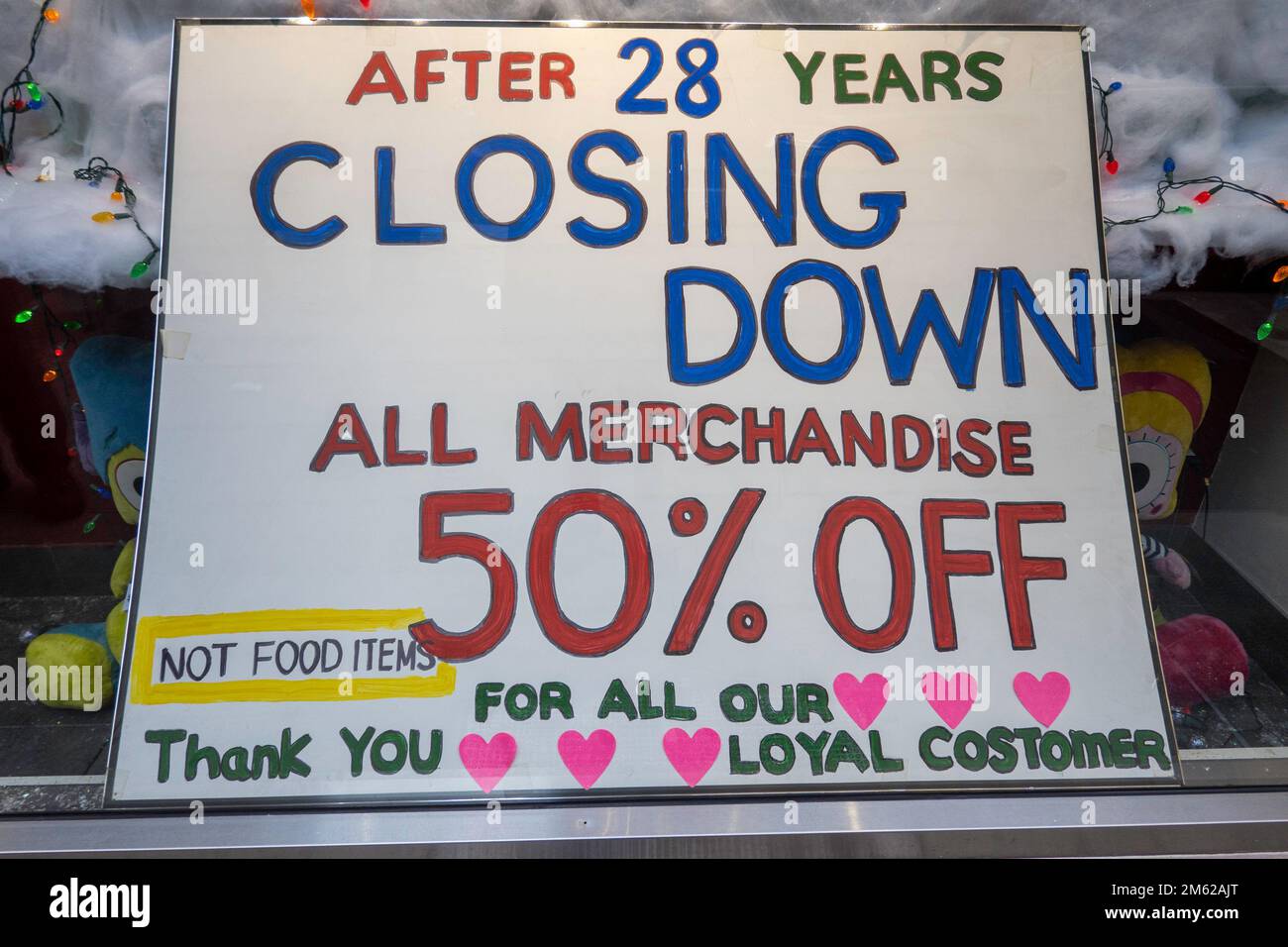 Store closing down sign in New York City, United States 2022 Stock