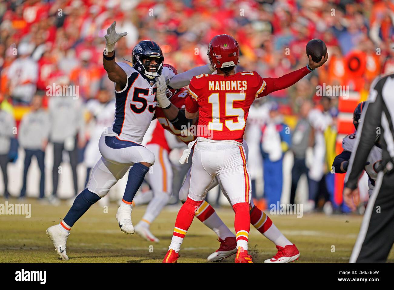 Chiefs broncos hi-res stock photography and images - Page 3 - Alamy